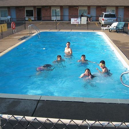 Caravan Inn Niagara Bagian luar foto