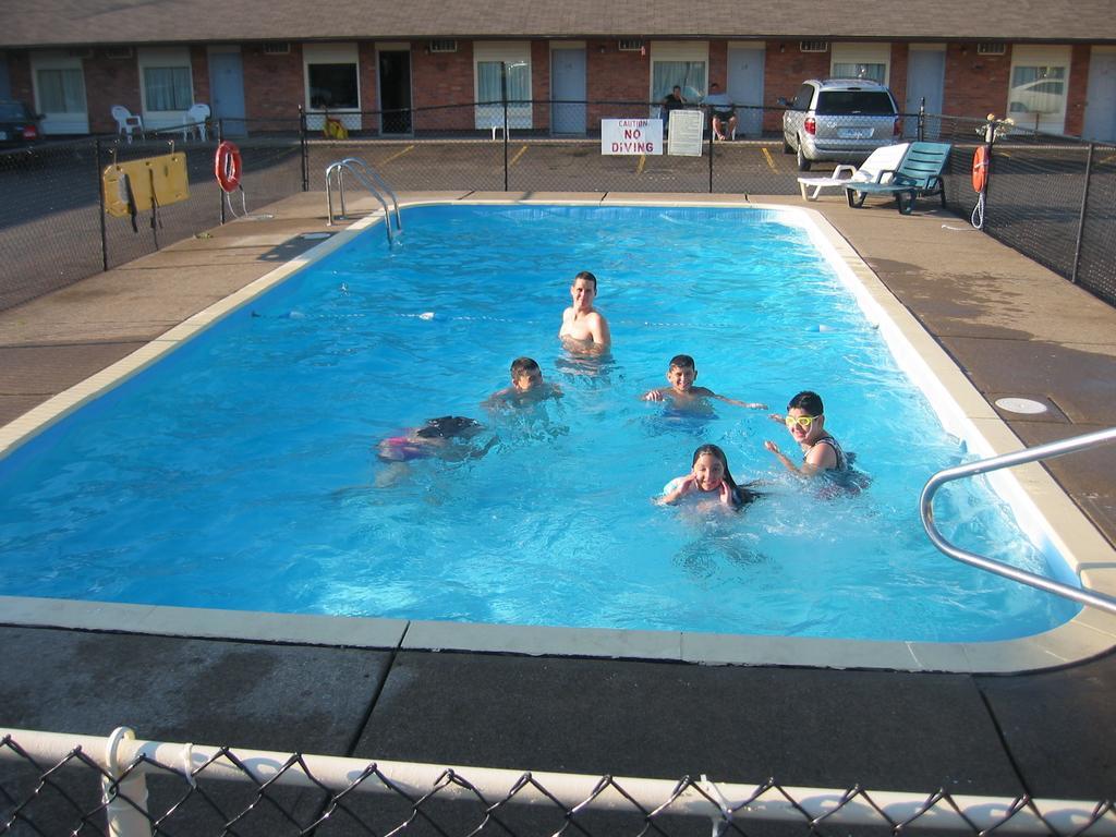 Caravan Inn Niagara Bagian luar foto